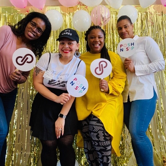 π Poshmark Ambassador ll π - Picture 3 of 4